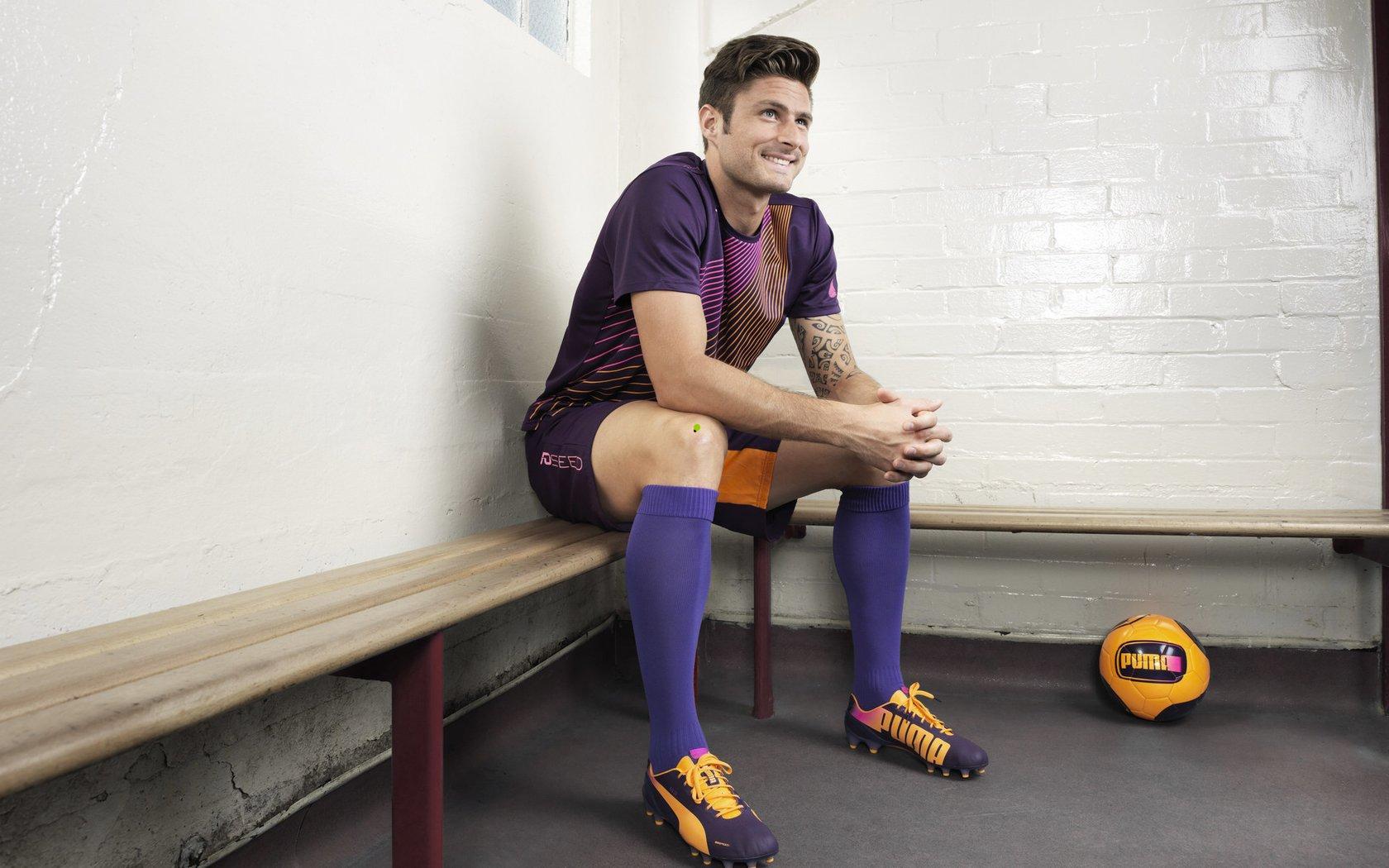 ayx.com_马刺社媒沸腾！晋级NBA杯四强庆祝海报惊艳发布，哈珀领衔众将展露雄心